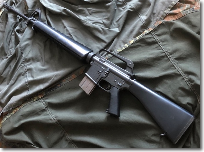 MGC M16A1モデルガン-